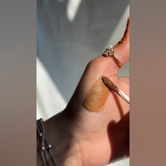 Made My Mitchell "Caramel Chizel" Contour Blursh - Picture 5 of 6